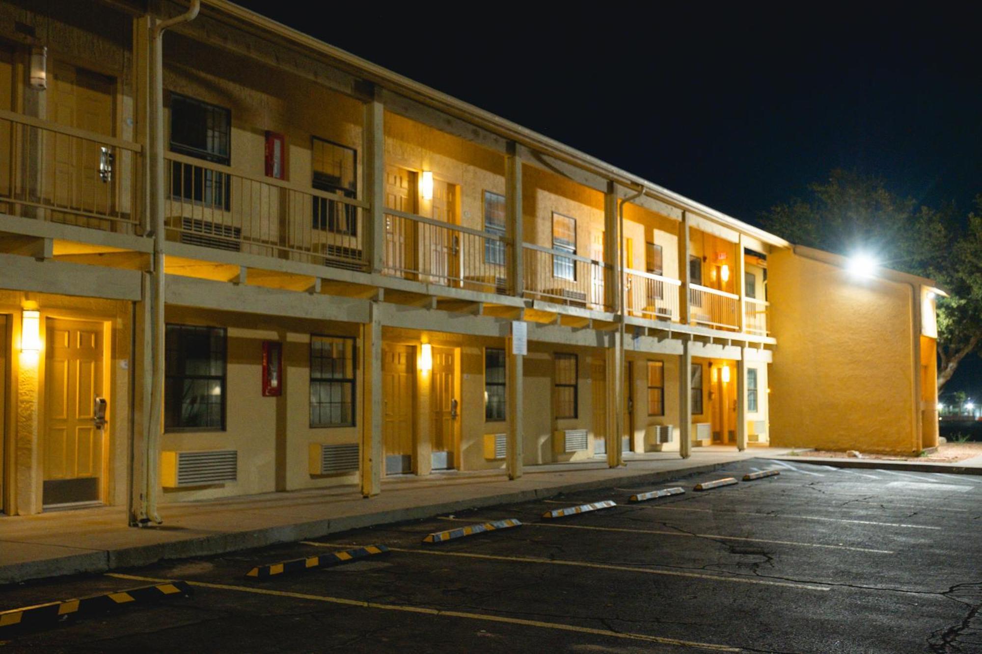Baymont By Wyndham Fort Stockton Exterior photo